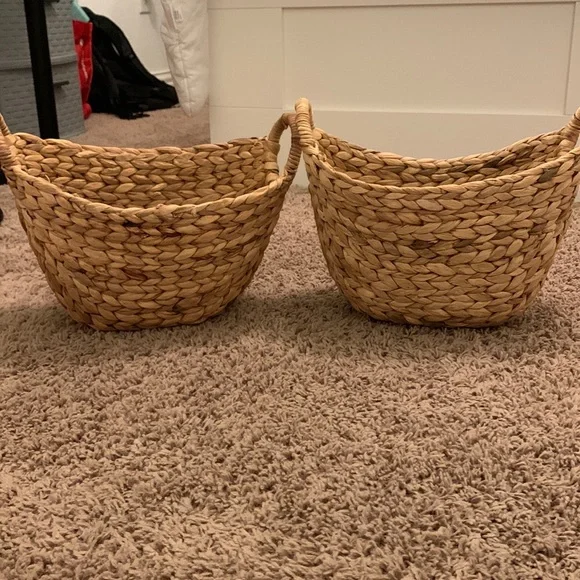 2 wicker baskets! - Picture 1 of 4